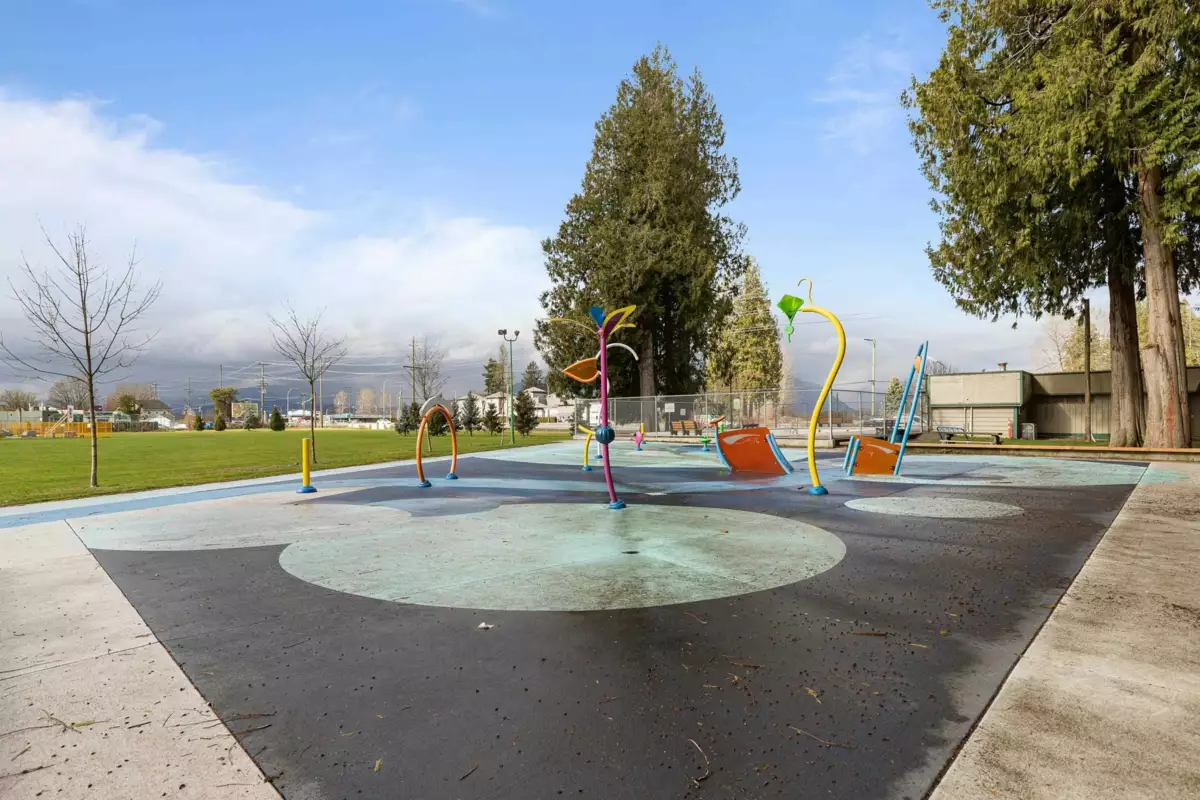 Bedroom 2 Photo of 12338 194a Street, Pitt Meadows, BC