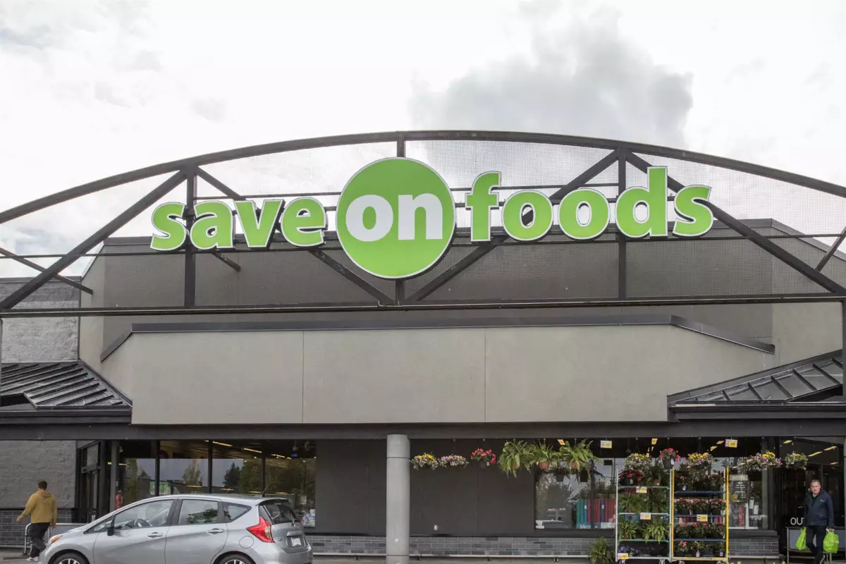 Guest Bathroom Photo of 12338 194a Street, Pitt Meadows, BC