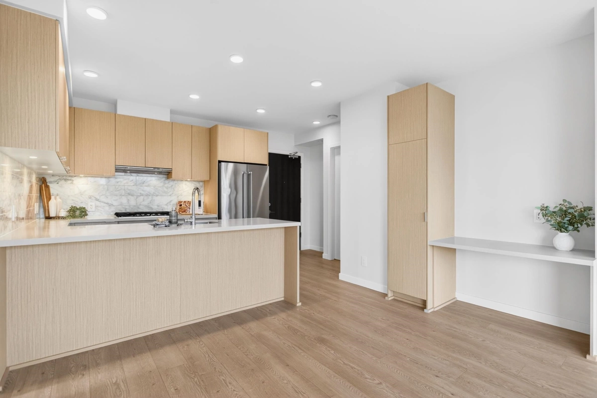 Family Room Photo of 1706 530 Whiting Way, Coquitlam, BC