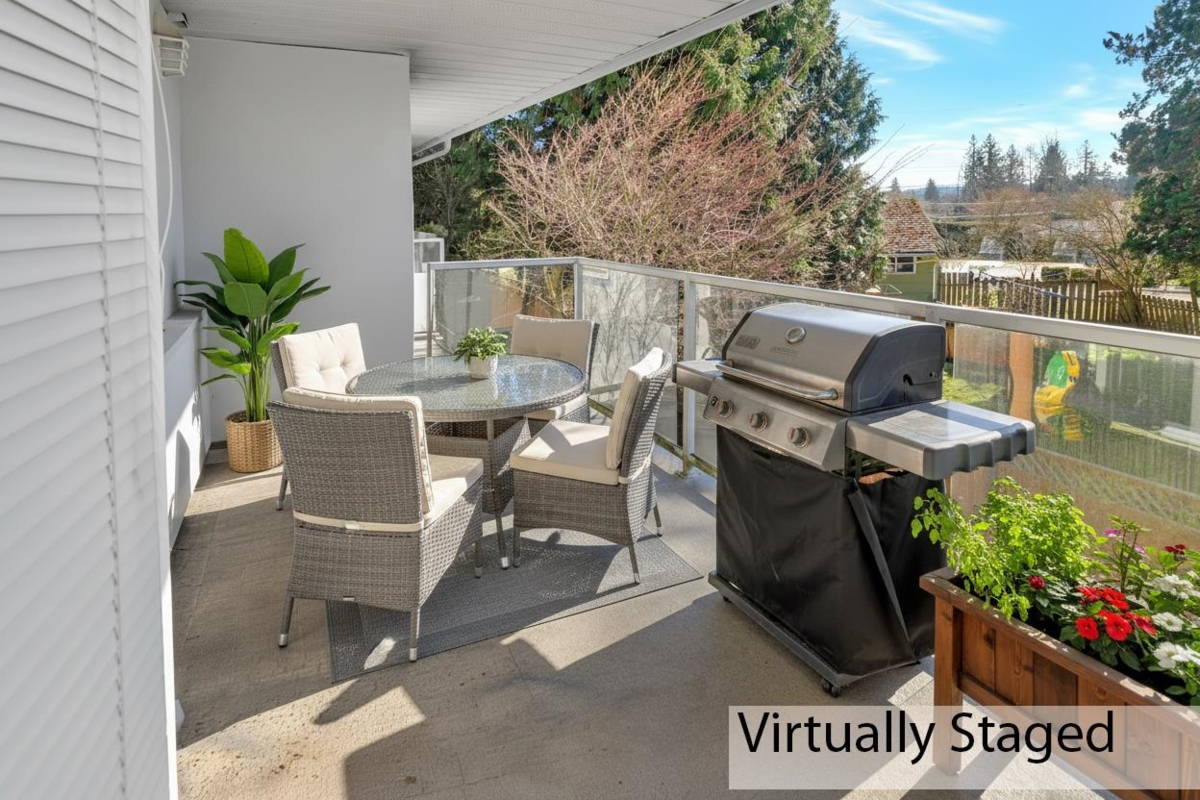 Walk-In Closet Photo of 312 11519 Burnett Street, Maple Ridge, BC