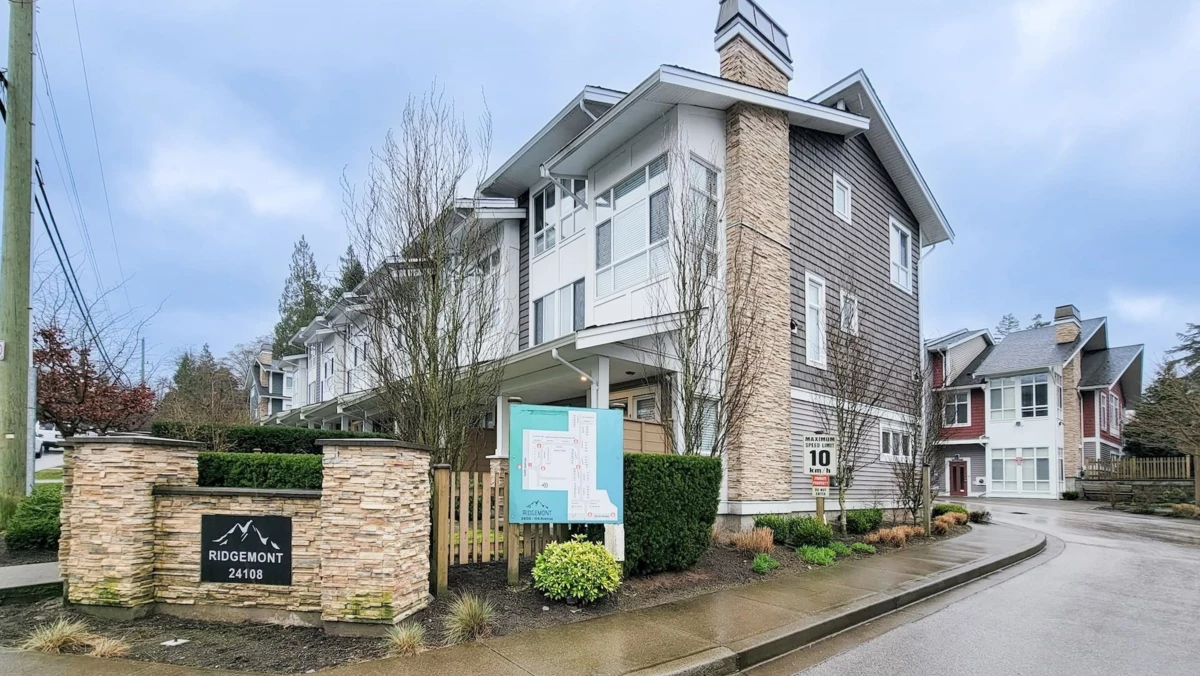 Basement Recreation Room Photo of 72 24108 104 Avenue, Maple Ridge, BC