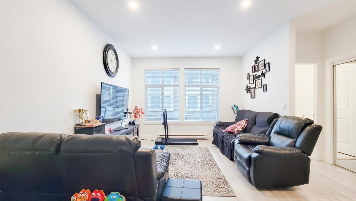 Laundry Room Photo of 72 24108 104 Avenue, Maple Ridge, BC