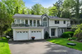 4621 Woodburn Place, West Vancouver, BC