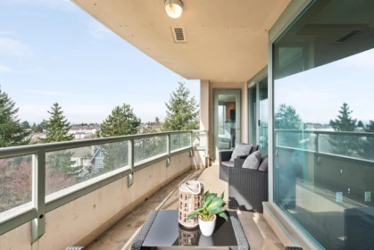 Backyard Photo of 601 6622 Southoaks Crescent, Burnaby, BC