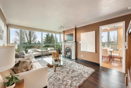 Breakfast Nook Photo of 601 6622 Southoaks Crescent, Burnaby, BC