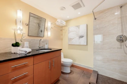 Mudroom Photo of 601 6622 Southoaks Crescent, Burnaby, BC