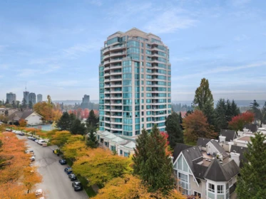 Swimming Pool Photo of 601 6622 Southoaks Crescent, Burnaby, BC