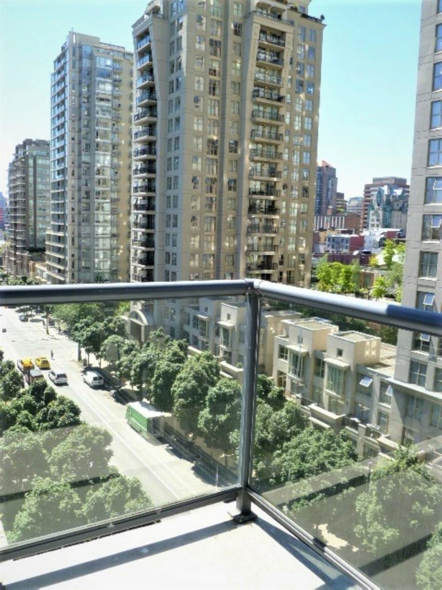 Exterior Rear Photo of 906 928 Richards Street, Vancouver, BC