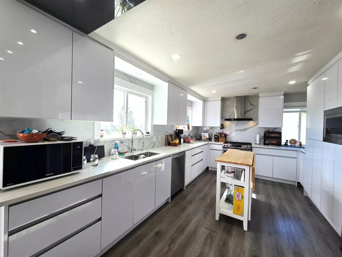 Dining Area Photo of 35361 Rockwell Drive, Abbotsford, BC