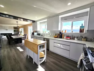 Kitchen Island Photo of 35361 Rockwell Drive, Abbotsford, BC