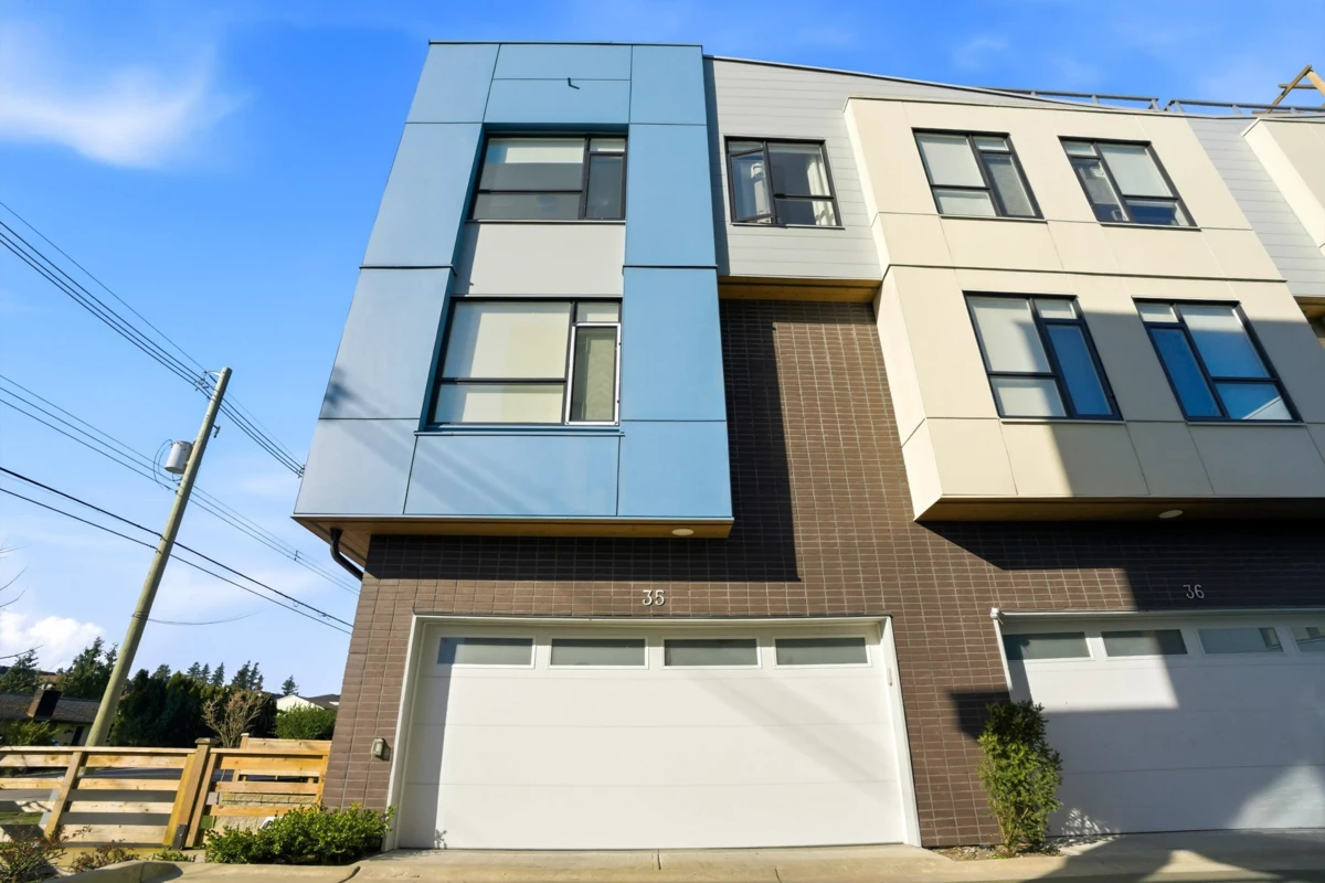 Family Room Photo of 35 5858 132 Street, Surrey, BC
