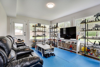 Guest Bathroom Photo of 8964 184 Street, Surrey, BC