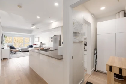 305 2666 Duke Street, Vancouver, BC, Vancouver — Apartment/Condo for sale