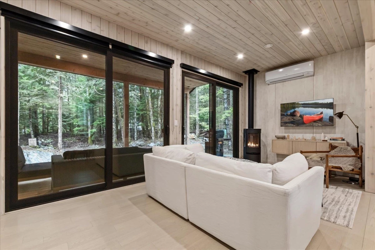 Dining Area Photo of SVE9 70971 Old Hope Princeton Highway, Sunshine Valley, BC