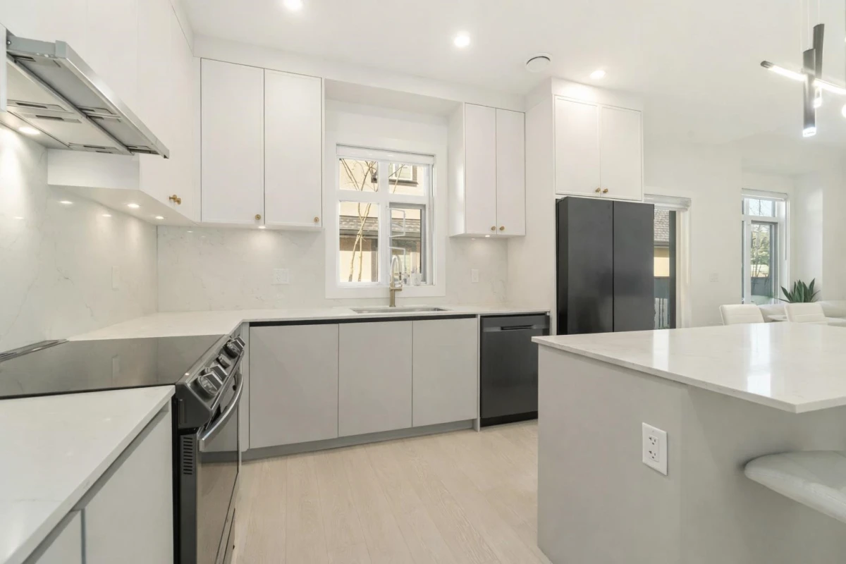Dining Area Photo of 8 9633 Steveston Highway, Richmond, BC