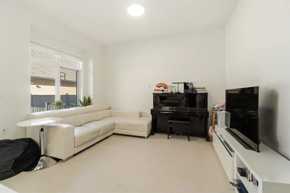 Family Room Photo of 8 9633 Steveston Highway, Richmond, BC