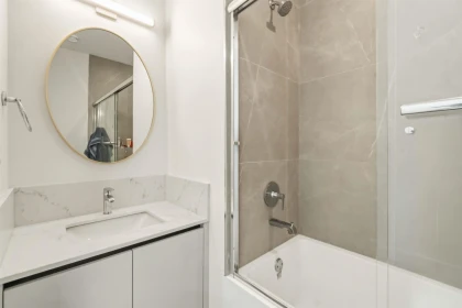Primary Bathroom Photo of 8 9633 Steveston Highway, Richmond, BC