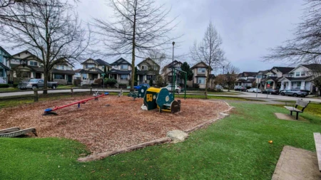 Community Amenities Photo (Clubhouse) of 18455 67 Avenue, Surrey, BC