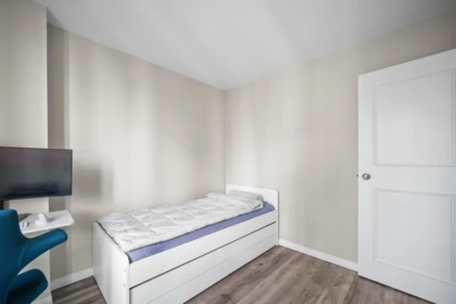 Bedroom 2 Photo of 1001 1331 W Georgia Street, Vancouver, BC