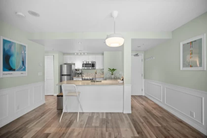 Kitchen Photo of 1001 1331 W Georgia Street, Vancouver, BC
