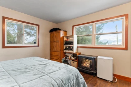 Guest Bathroom Photo of 35317 Delair Road, Abbotsford, BC