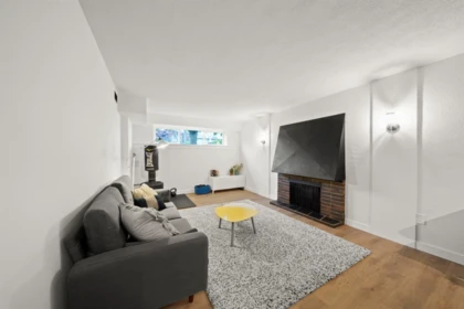 Office / Den Photo of 75 Springer Avenue, Burnaby, BC