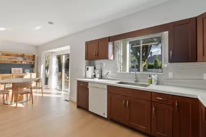 Guest Bathroom Photo of 14082 20 Avenue, Surrey, BC
