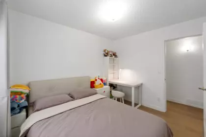 Hallway Photo of 14082 20 Avenue, Surrey, BC