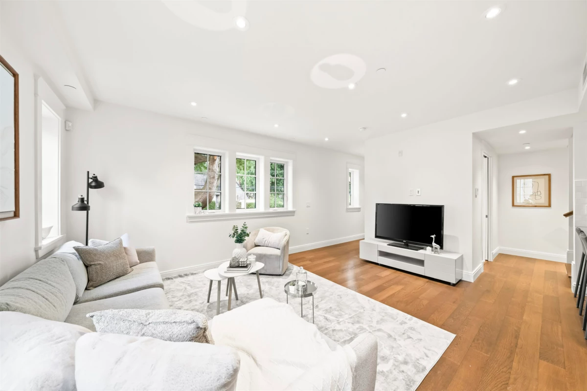 Living Room Photo of 2 5819 Highbury Street, Vancouver, BC