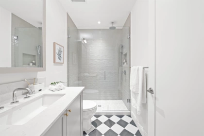 Mudroom Photo of 2 5819 Highbury Street, Vancouver, BC