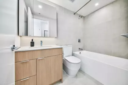 Primary Bathroom Photo of 3706 6087 Wilson Avenue, Burnaby, BC