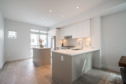 Breakfast Nook Photo of 24 2070 Oak Meadows Drive, Surrey, BC
