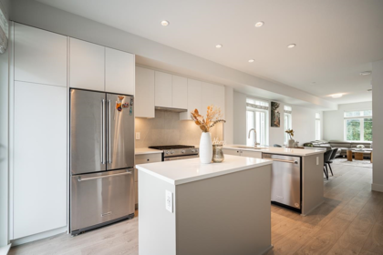 Kitchen Photo of 24 2070 Oak Meadows Drive, Surrey, BC