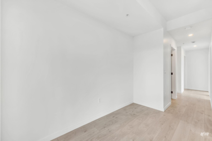 Entry Foyer Photo of 401 6585 195a Street, Surrey, BC