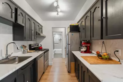 105 175 E 5th Street, North Vancouver, BC, North Vancouver — Apartment/Condo for sale