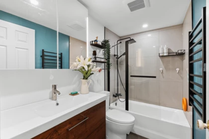 Guest Bathroom Photo of 105 175 E 5th Street, North Vancouver, BC
