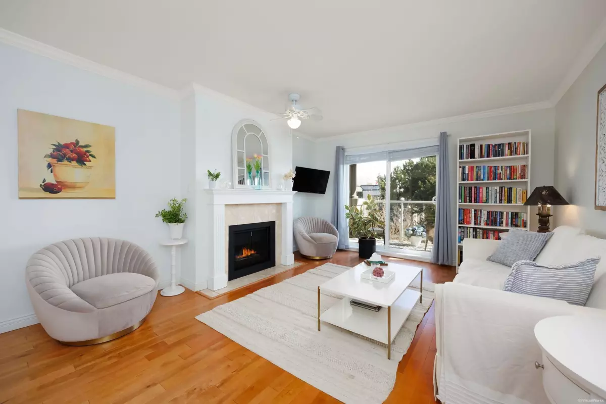 Living Room Photo of 303 1500 Merklin Street, White Rock, BC