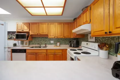 Kitchen Island Photo of 303 1500 Merklin Street, White Rock, BC