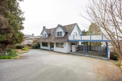 Breakfast Nook Photo of 1277 Holdom Avenue, Burnaby, BC