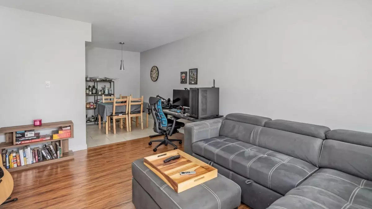Family Room Photo of 305 975 W 13th Avenue, Vancouver, BC