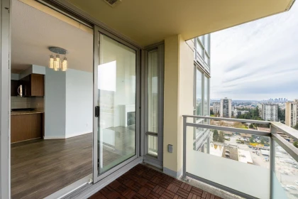 Hot Tub / Spa Photo of 1902 9888 Cameron Street, Burnaby, BC