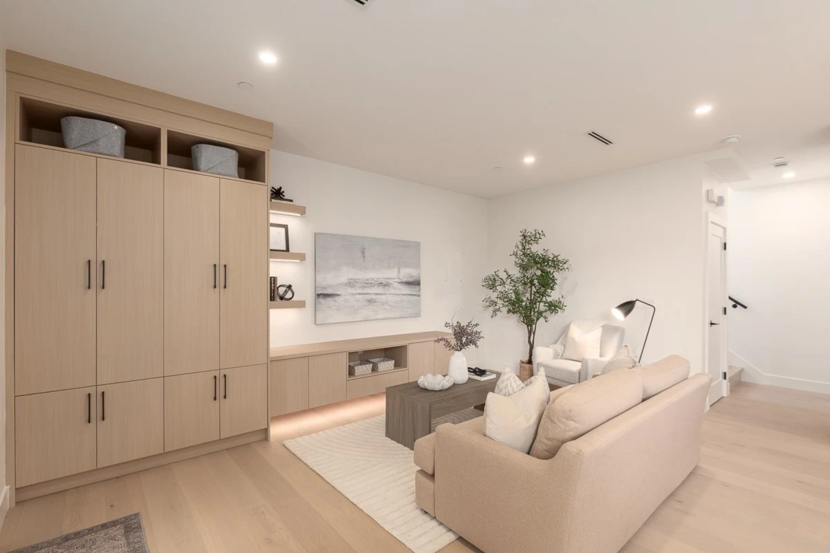 Family Room Photo of 1 3506 E Pender Street, Vancouver, BC