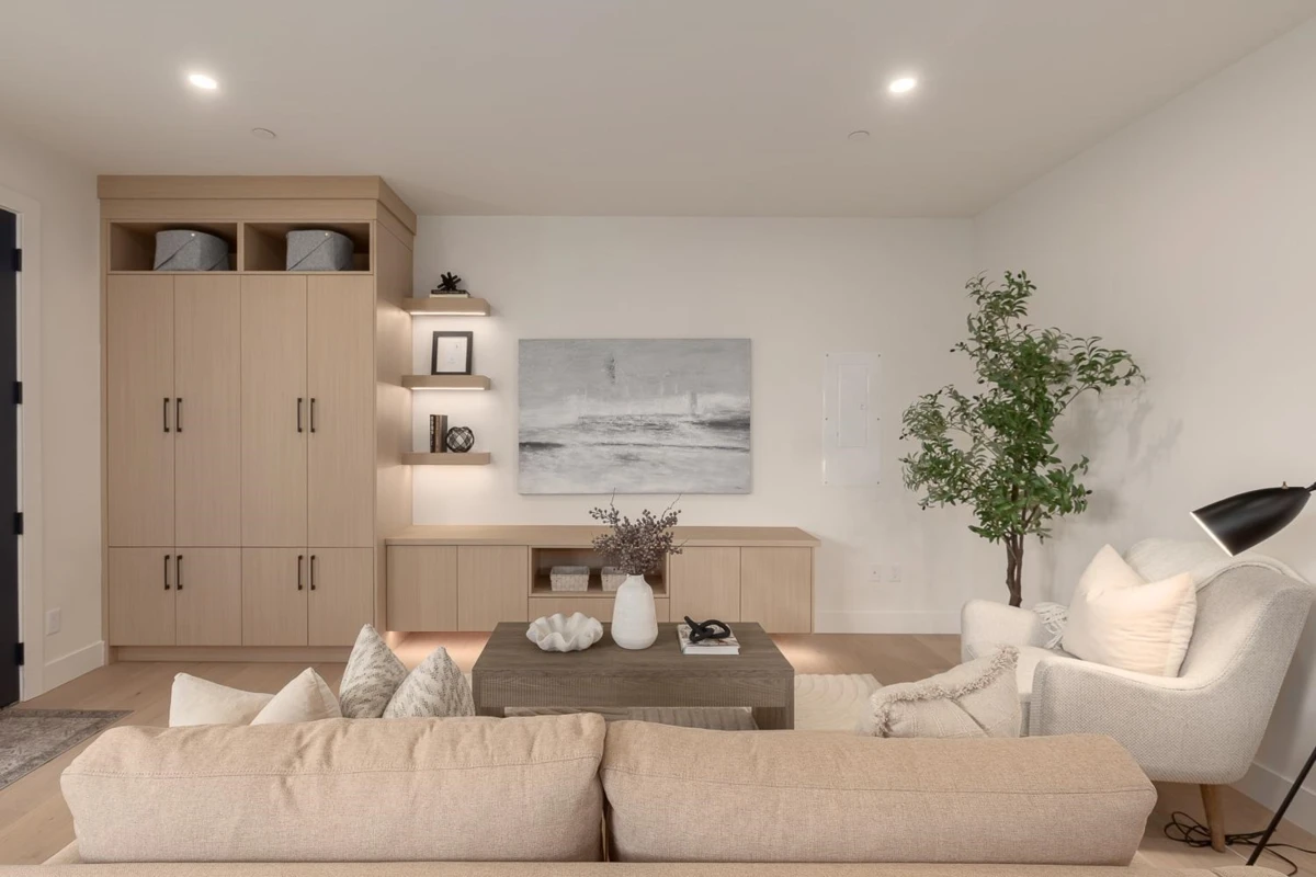Living Room Photo of 1 3506 E Pender Street, Vancouver, BC