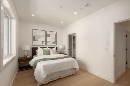 Mudroom Photo of 1 3506 E Pender Street, Vancouver, BC