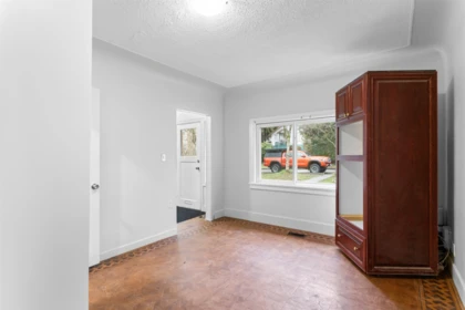 Walk-In Closet Photo of 454 Rousseau Street, New Westminster, BC