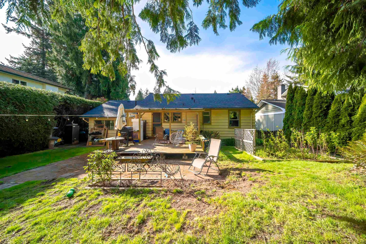 Family Room Photo of 13029 15a Avenue, Surrey, BC