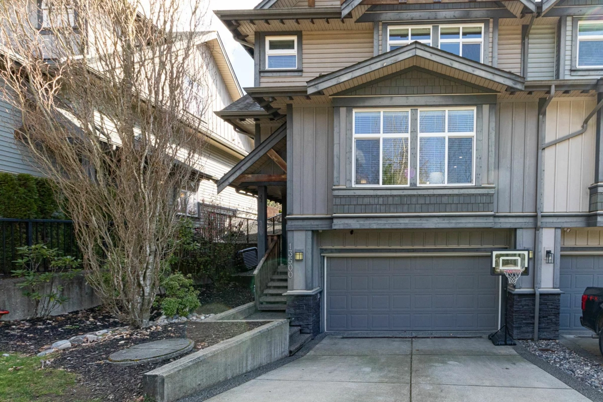 Living Room Photo of 13500 229 Loop, Maple Ridge, BC