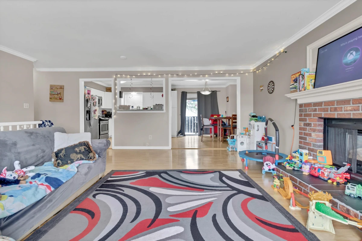Dining Area Photo of 6385 172 Street, Surrey, BC