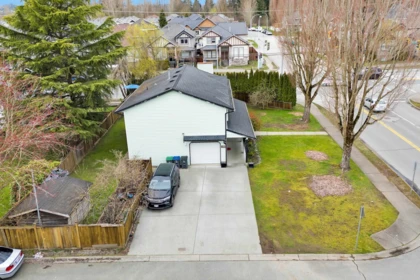 Hallway Photo of 6385 172 Street, Surrey, BC