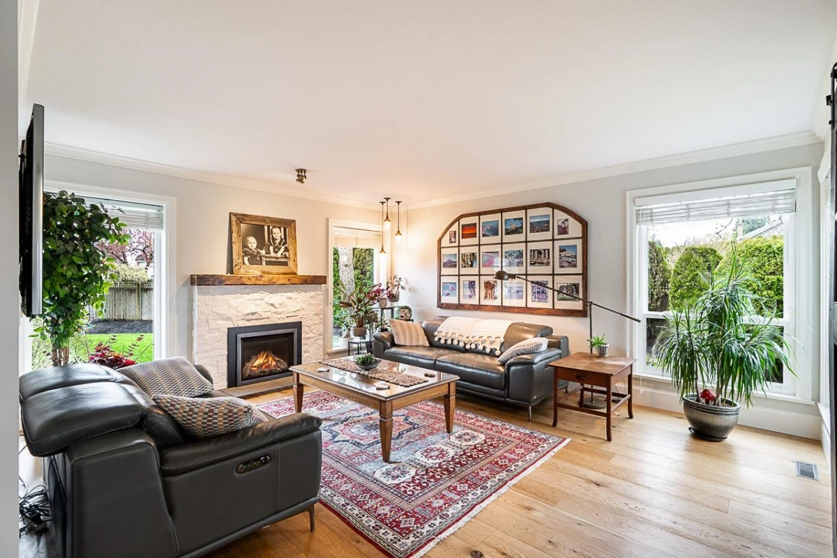 Family Room Photo of 15464 60a Avenue, Surrey, BC